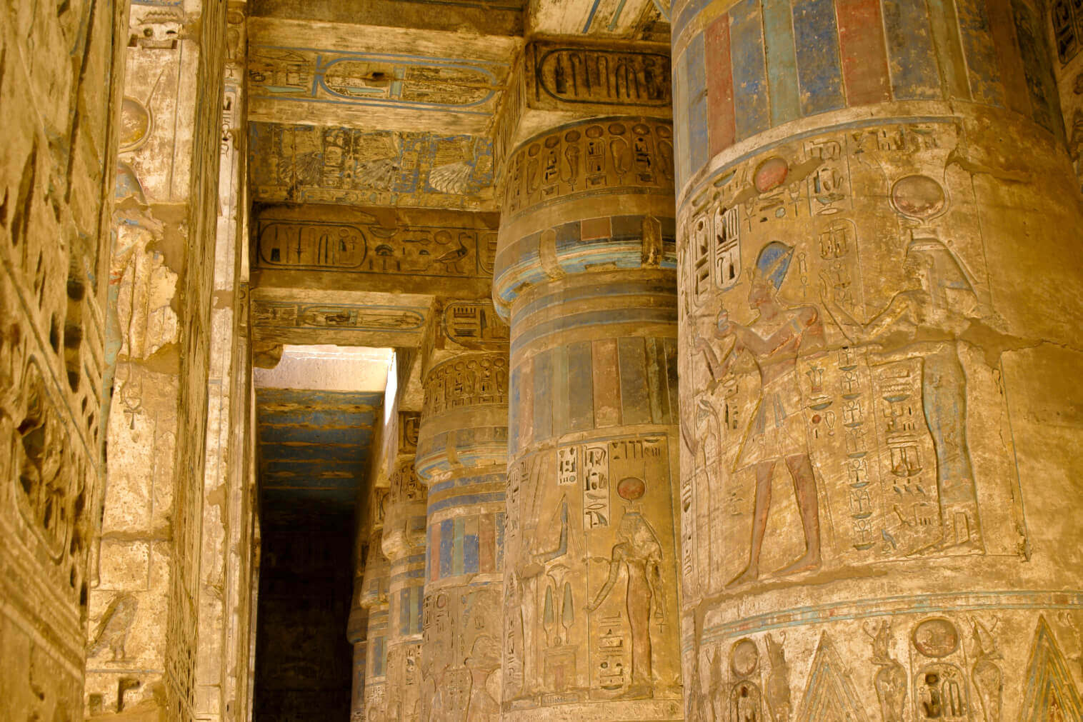 MEDINET HABU TEMPLE